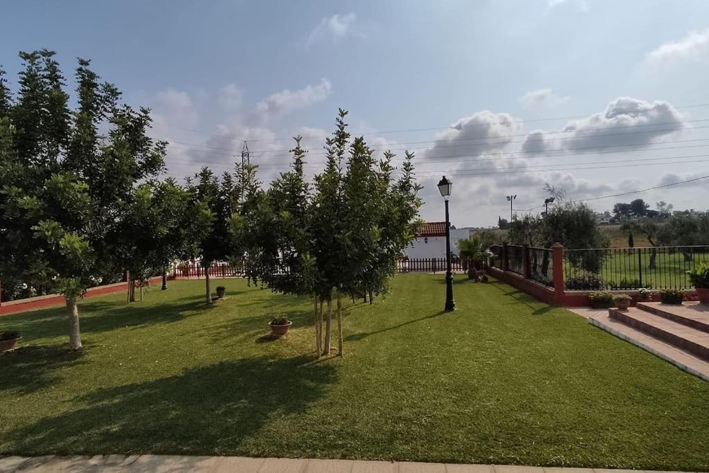 Finca Campo Alegre Villa Utrera Exterior photo